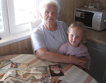encontrar al padre biológico y otros familiares en Rusia